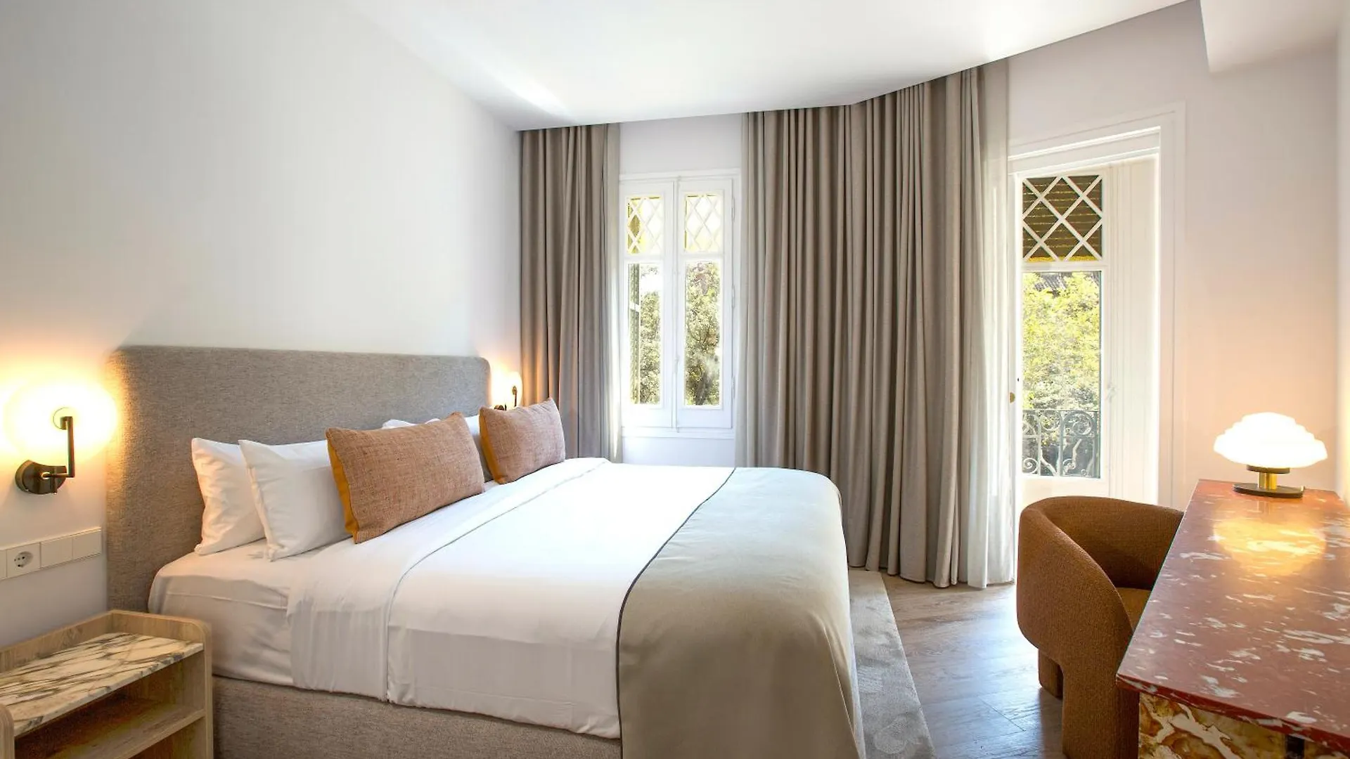 Diagonal Suites By Sweett Barselona 0*,